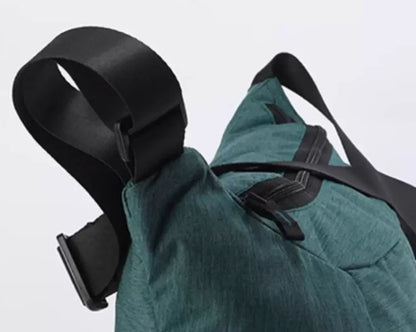 Essentials 斜孭袋